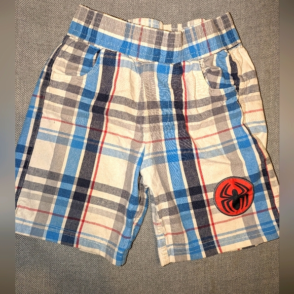 👉10/10$ Spiderman shorts 3Y - Picture 2 of 5